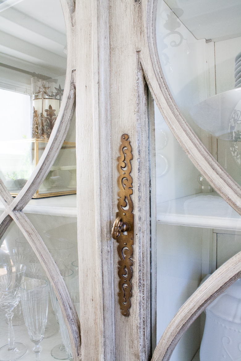 China cabinet details