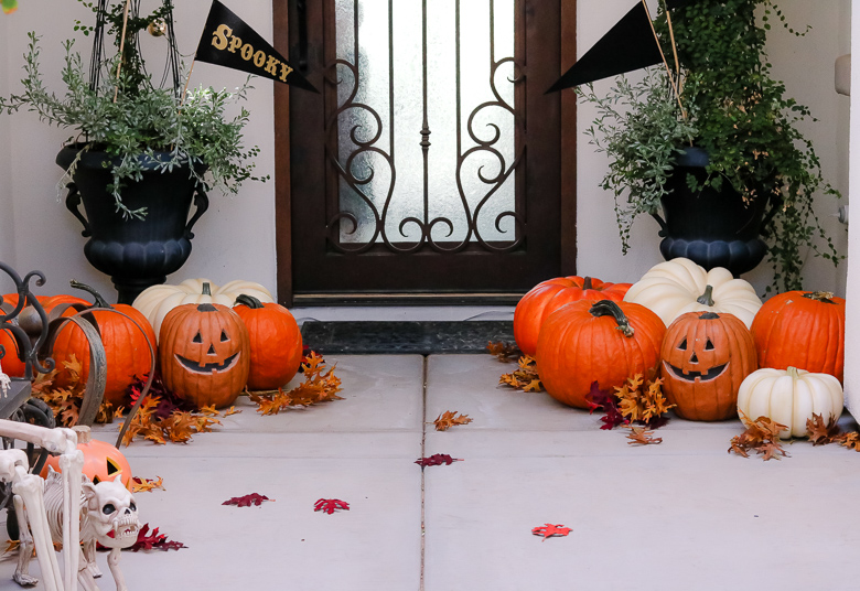 classic-halloween-porch