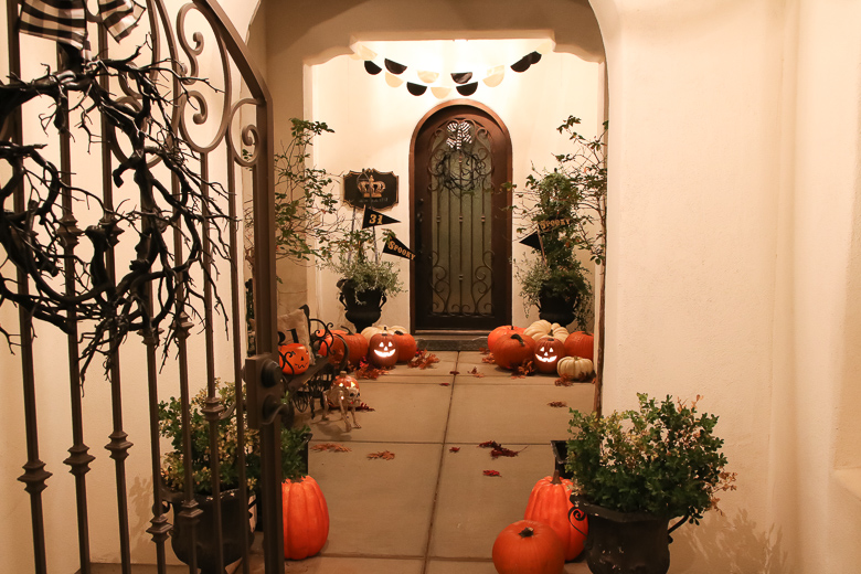 classic-halloween-porch-at-night