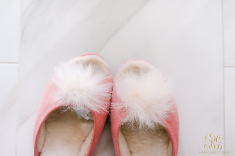 pink-ugg-slippers