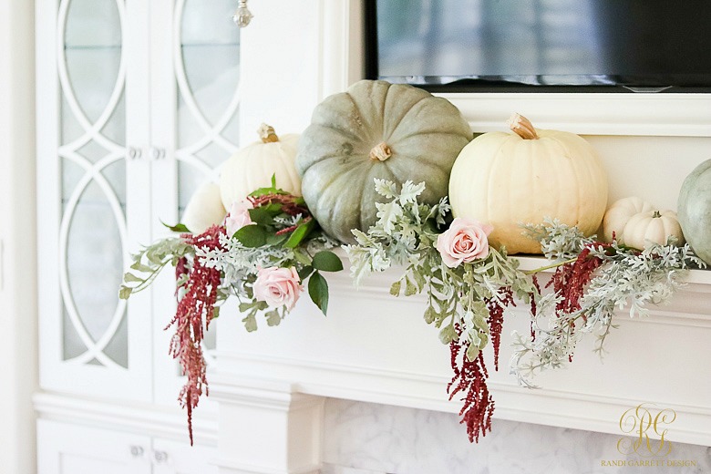 thanksgiving-mantel-heirloom-pumpkins-pink-roses