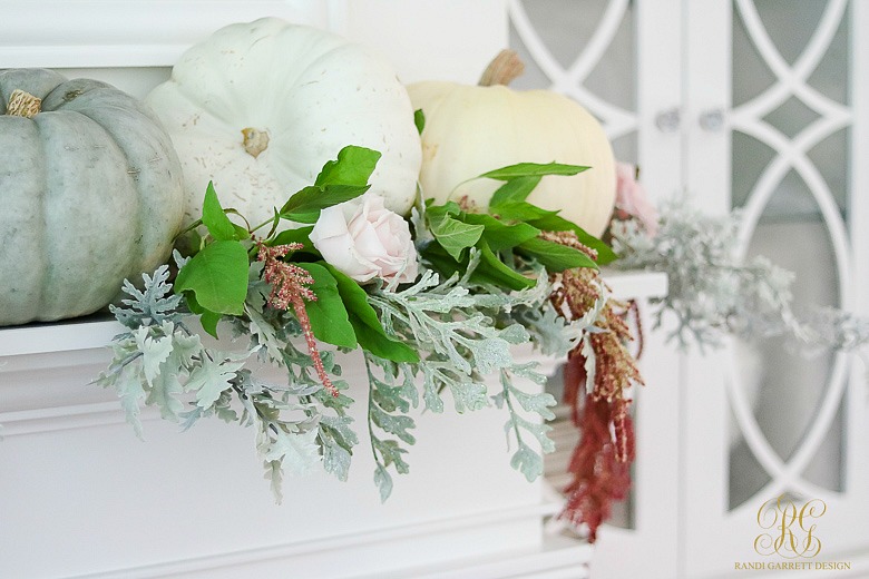 thanksgiving-mantel-with-fresh-flowers