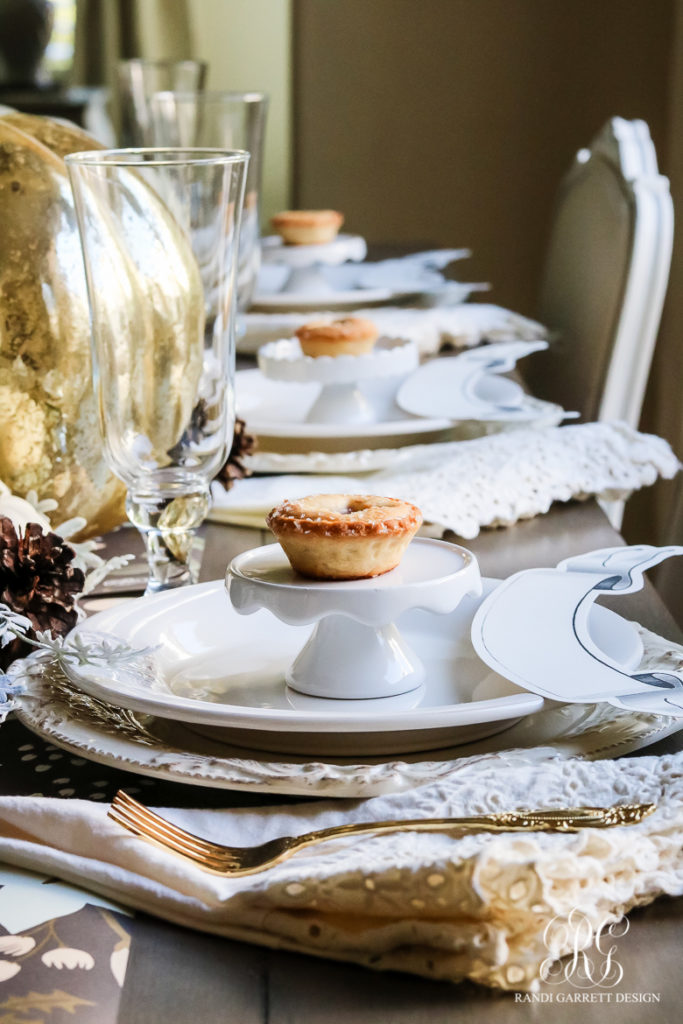 Children's Thanksgiving Table for the Design Savvy Mom