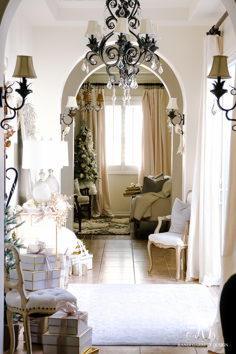 Deck the Halls Christmas Home Tour - Elegant Entryway