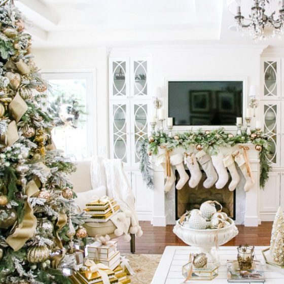 Deck the Halls Christmas Home Tour - Elegant Entryway