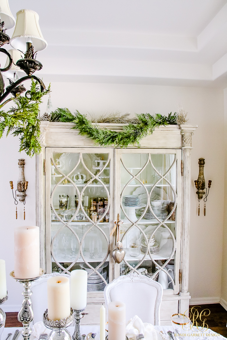 White Christmas Decor Ideas (dining room & foyer) - Artsy Chicks Rule®