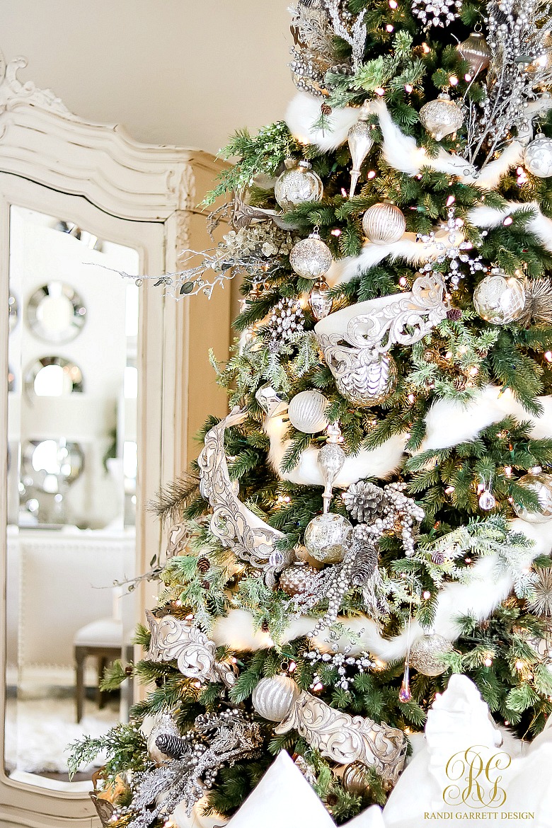 deck-the-halls-christmas-tour-elegant-christmas-tree-master-bedroom