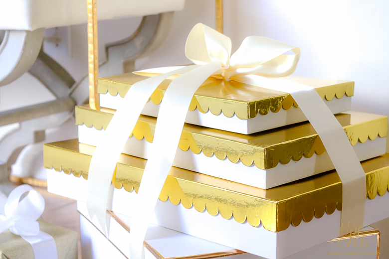 elegantly-wrapped-christmas-gifts