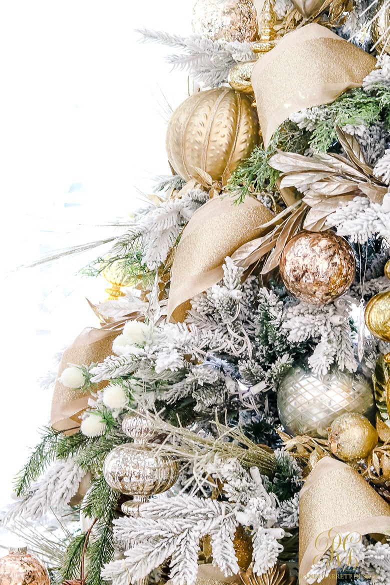 flocked-elegant-christmas-tree-details