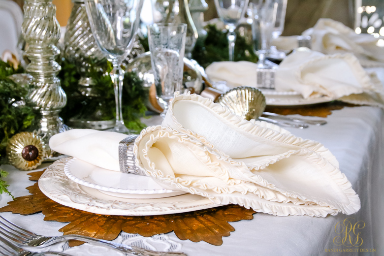 elegant-christmas-place-setting