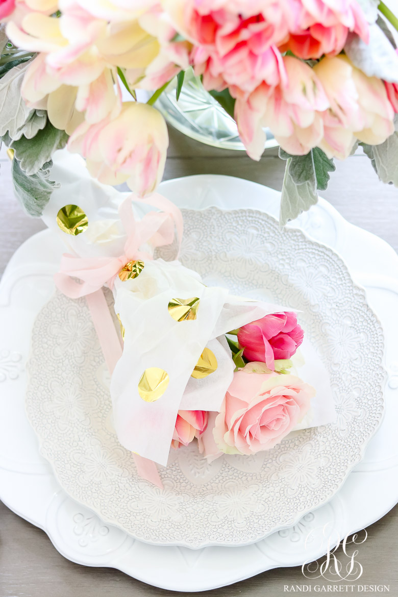 mini bouquets spring table