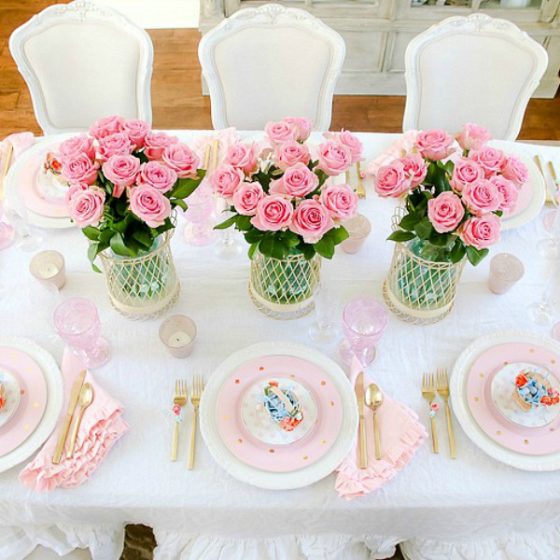 How to Set a Perfect Pink Easter Table with DIY Mini Floral Easter Baskets