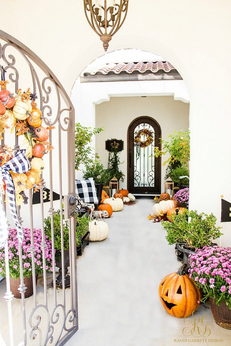 3 Days of Halloween - Tips to style your Porch + Entry - Randi Garrett ...