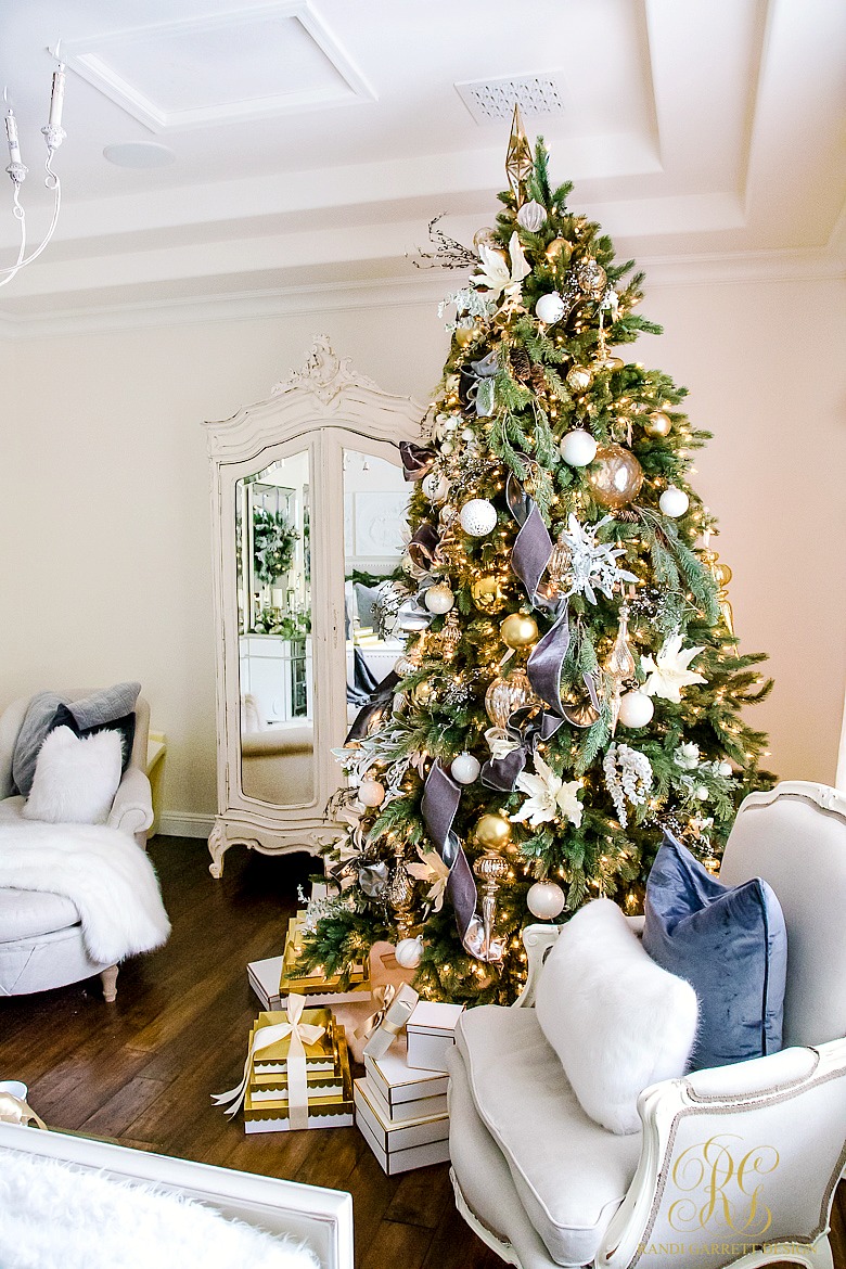 Simply Christmas Home Tour - Winter Wonderland Bedroom - Randi Garrett ...