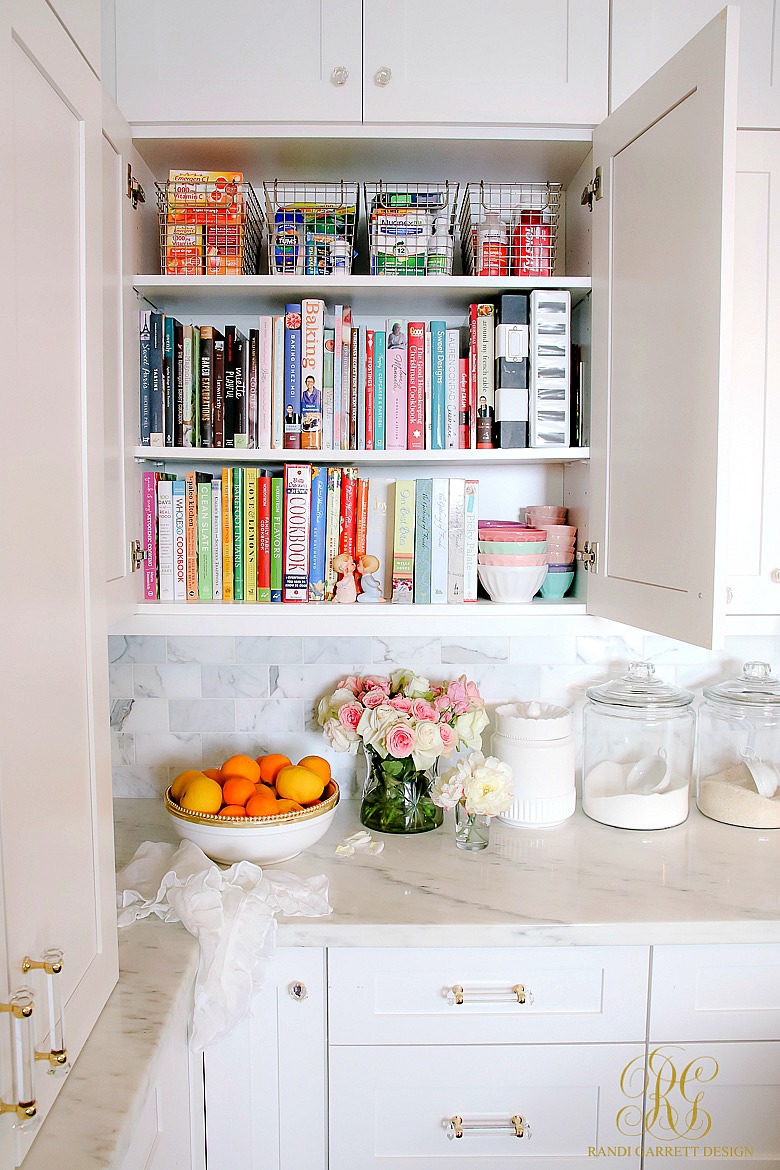 Kitchen Cabinets Organizers That Keep The Room Clean and Tidy