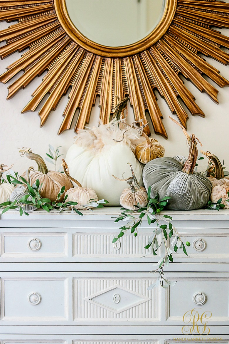 Welcoming Fall Home Tour - Fall Decorating Ideas