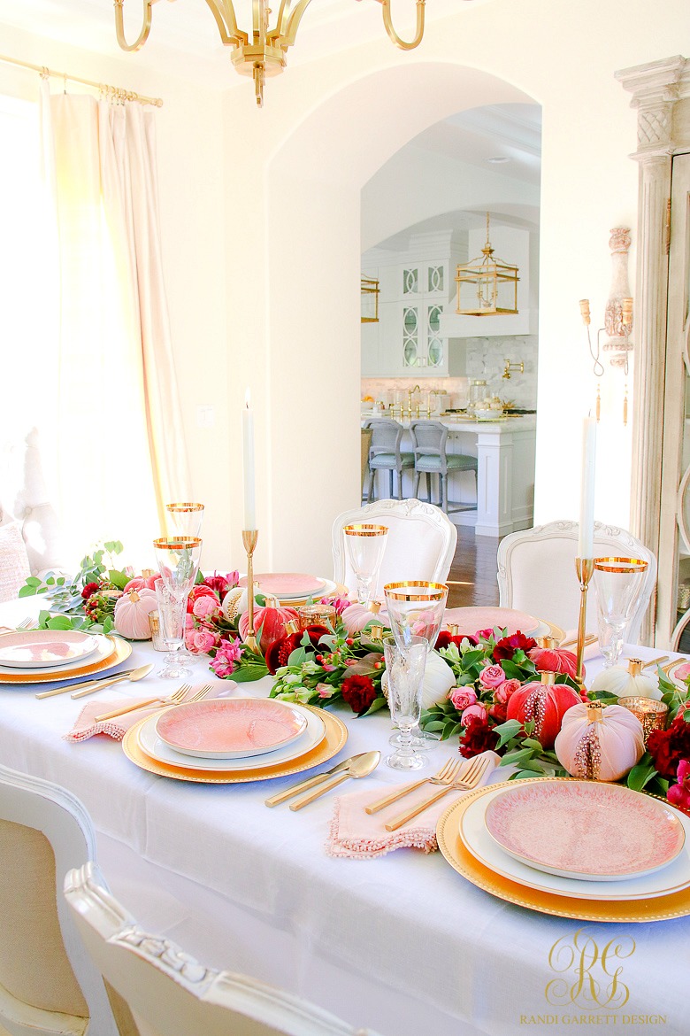 pretty thanksgiving table ideas - pink and gold table