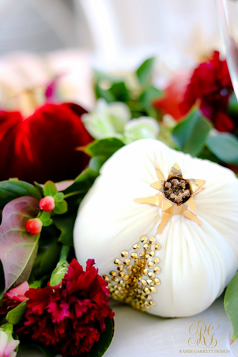 white crystal velvet pomegranate - thanksgiving table ideas