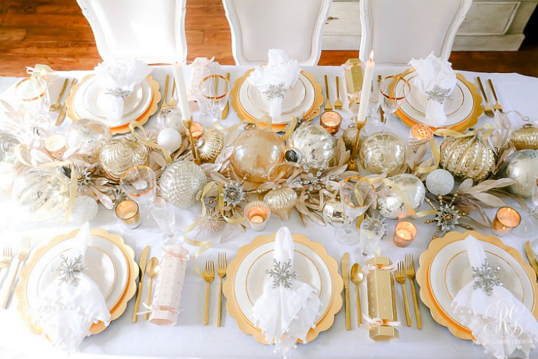 gold and silver christmas table