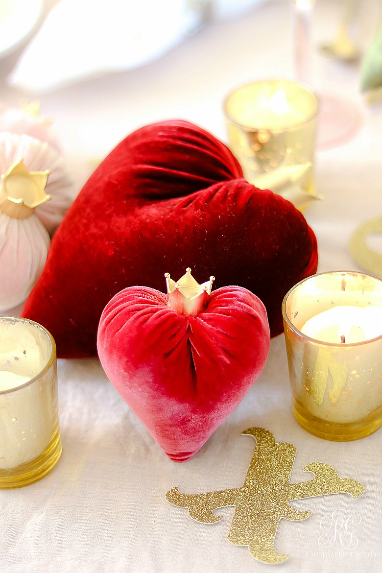 Velvet hearts - valentine's day decor