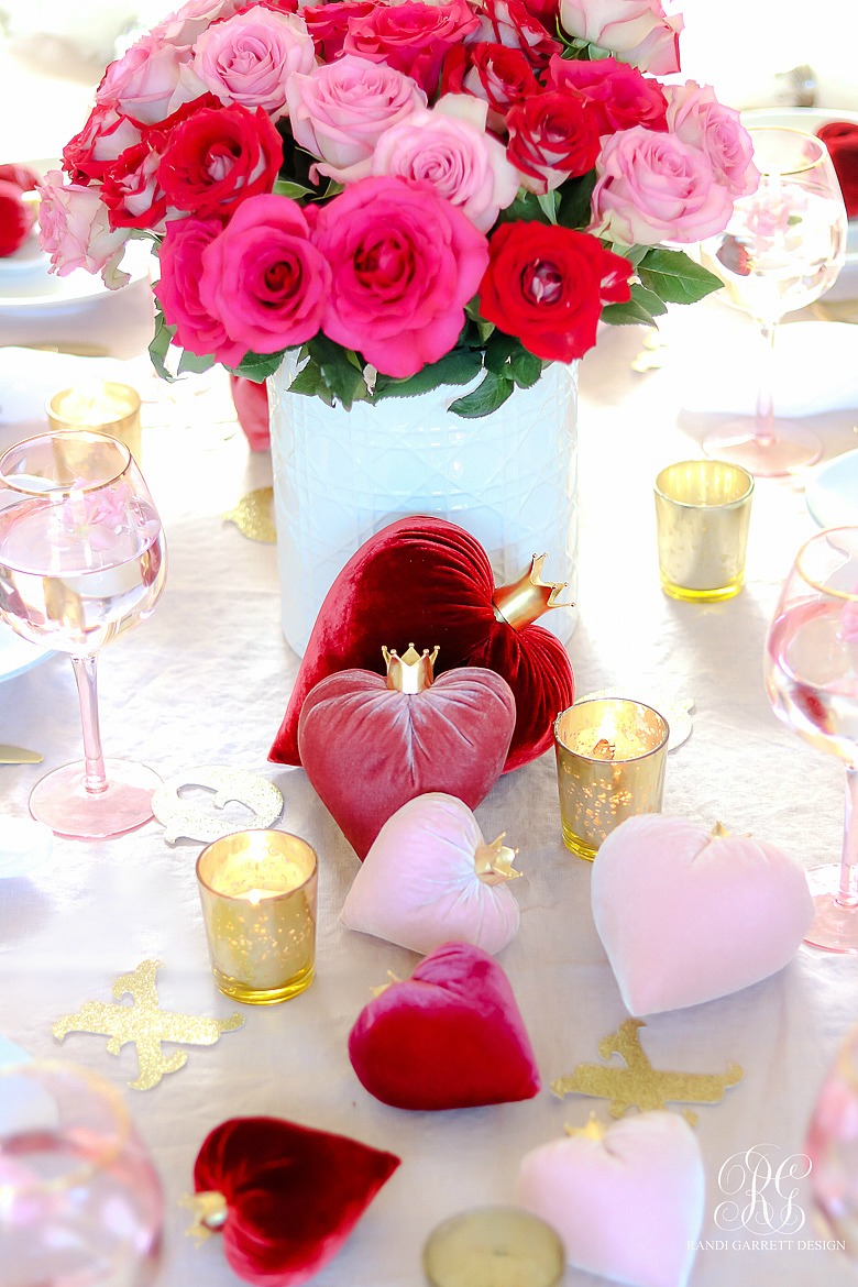 Queen of Hearts Valentine's Day Table - velvet hearts