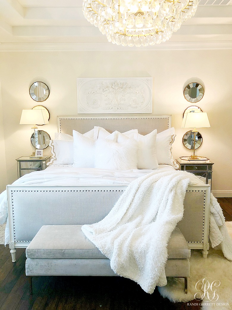 Frontgate - The secret to a catalog-worthy bed? Layers! @randigarrettdesign  pulled together all the perfect bedding for this ultra-cozy and polished  look. #bedding #bedroominspo #newsheets #bedroomrefresh #luxurybedding # bedgoals