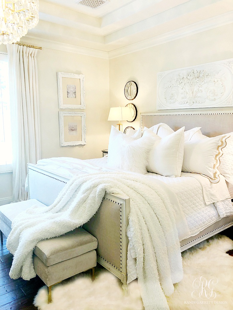Frontgate - The secret to a catalog-worthy bed? Layers! @randigarrettdesign  pulled together all the perfect bedding for this ultra-cozy and polished  look. #bedding #bedroominspo #newsheets #bedroomrefresh #luxurybedding # bedgoals