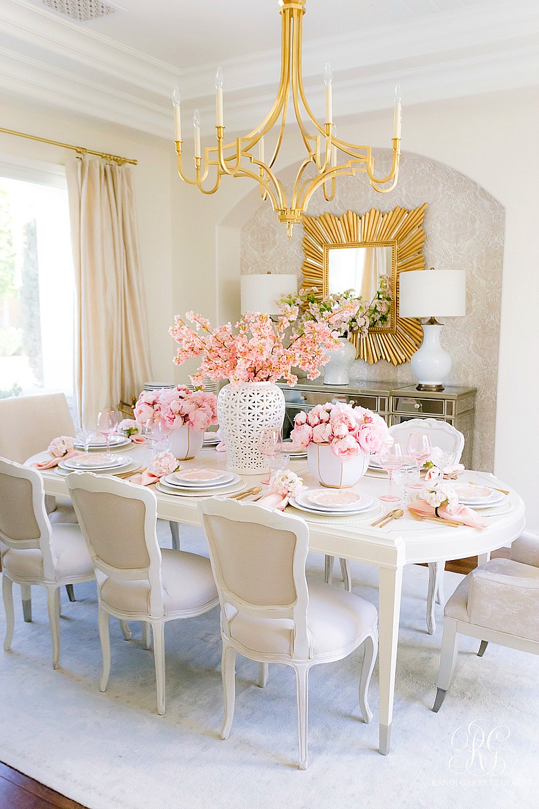 beautiful dining room - pink tablescape