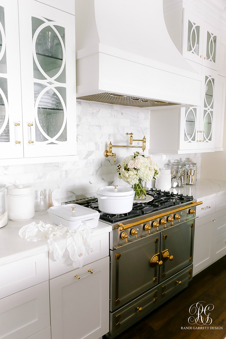 7 Hosting Essentials Every Hostess Needs - Randi Garrett Design