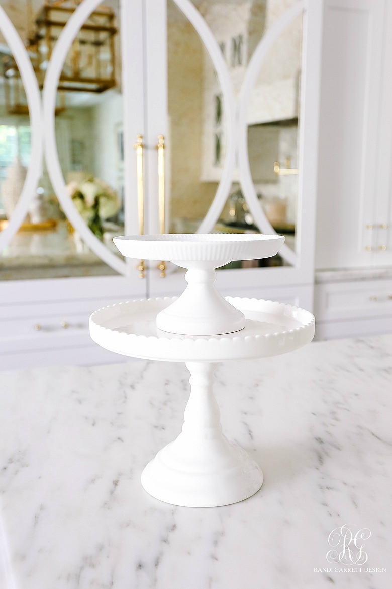 white cake stands