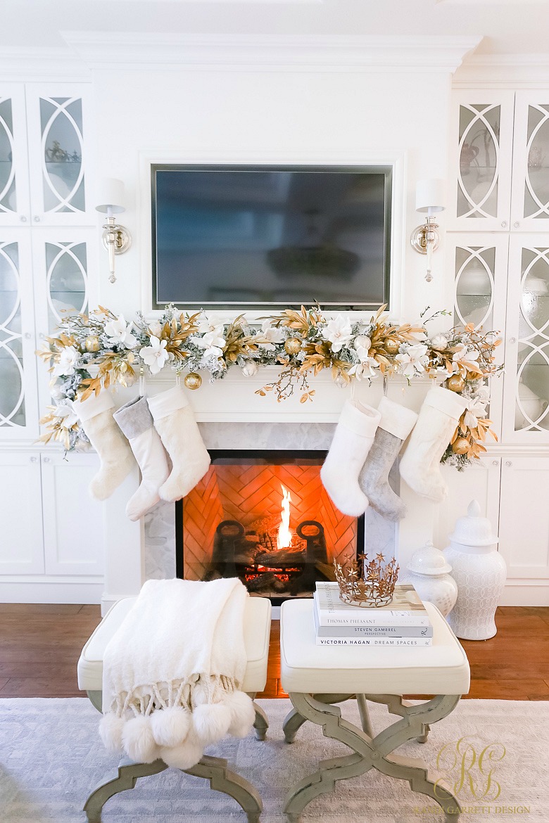 pretty Christmas mantel