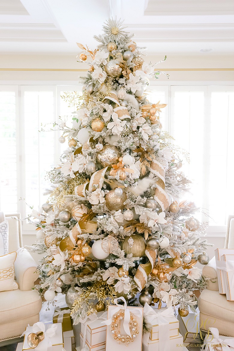 white flocked Christmas Tree 