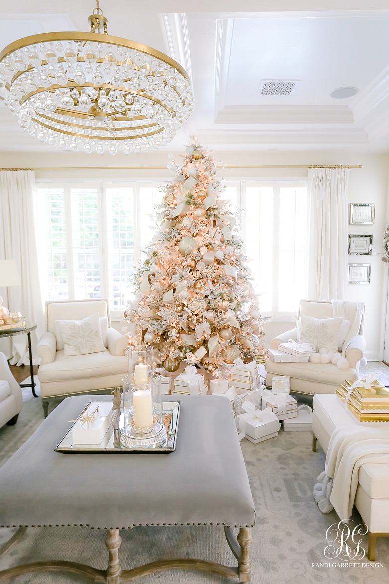 https://randigarrettdesign.com/wp-content/uploads/2019/11/White-Christmas-Home-Tour-14.jpg