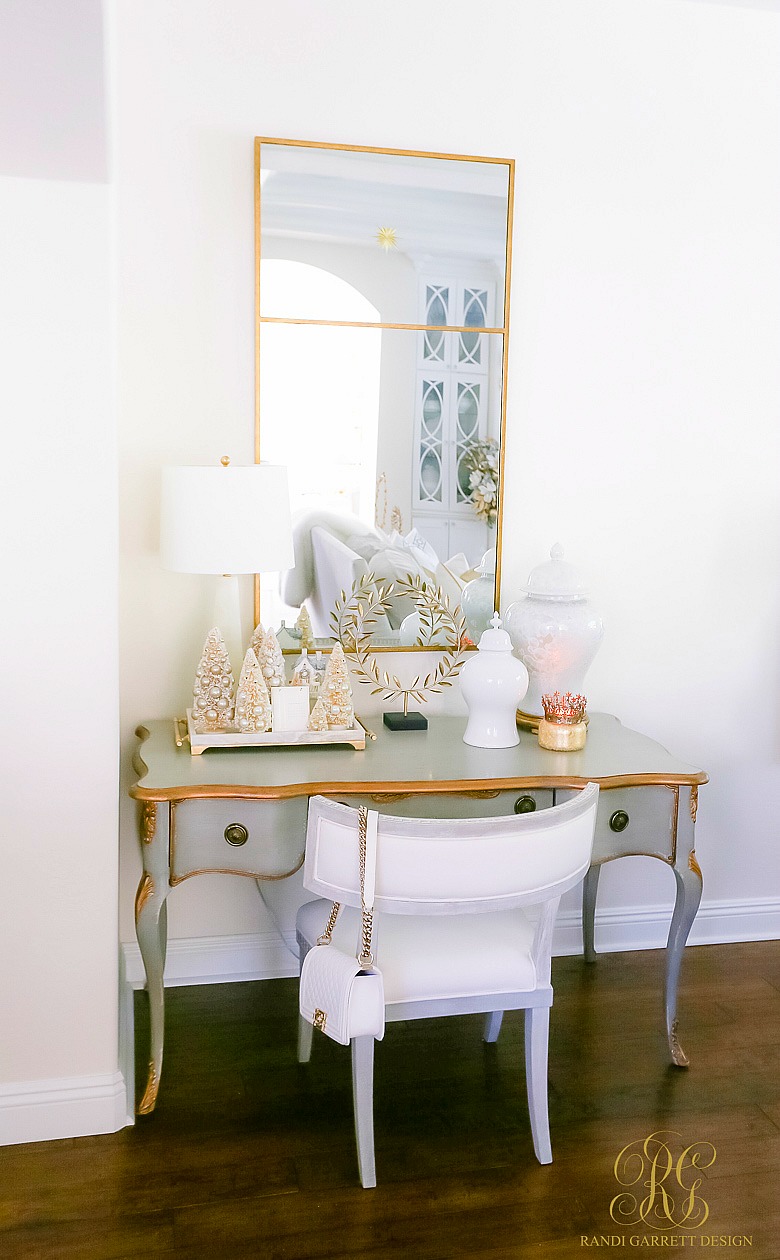 White and Gold Christmas Kitchen