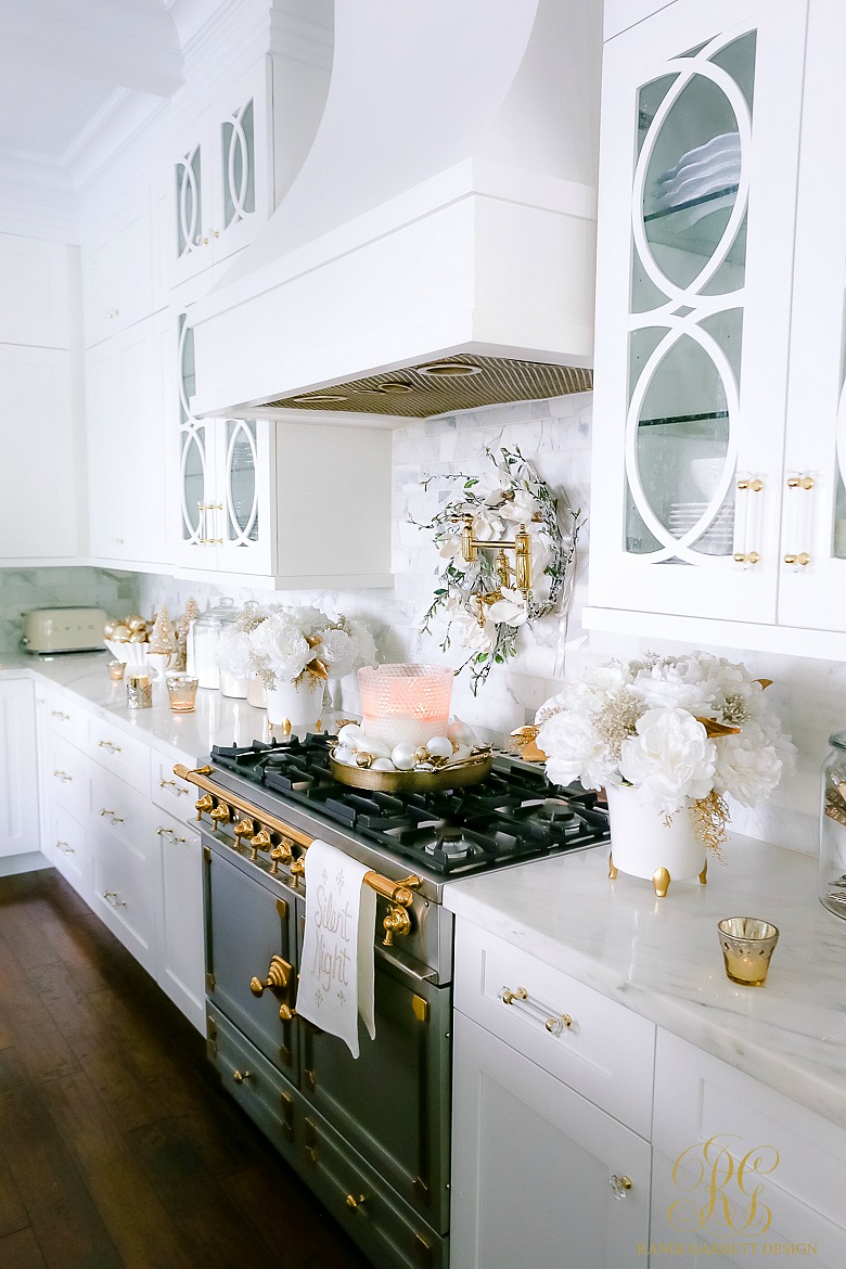 White and Gold Christmas Kitchen