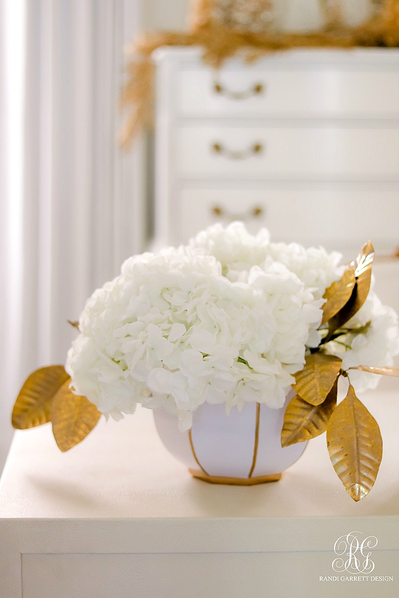 white hydrangea arrangement