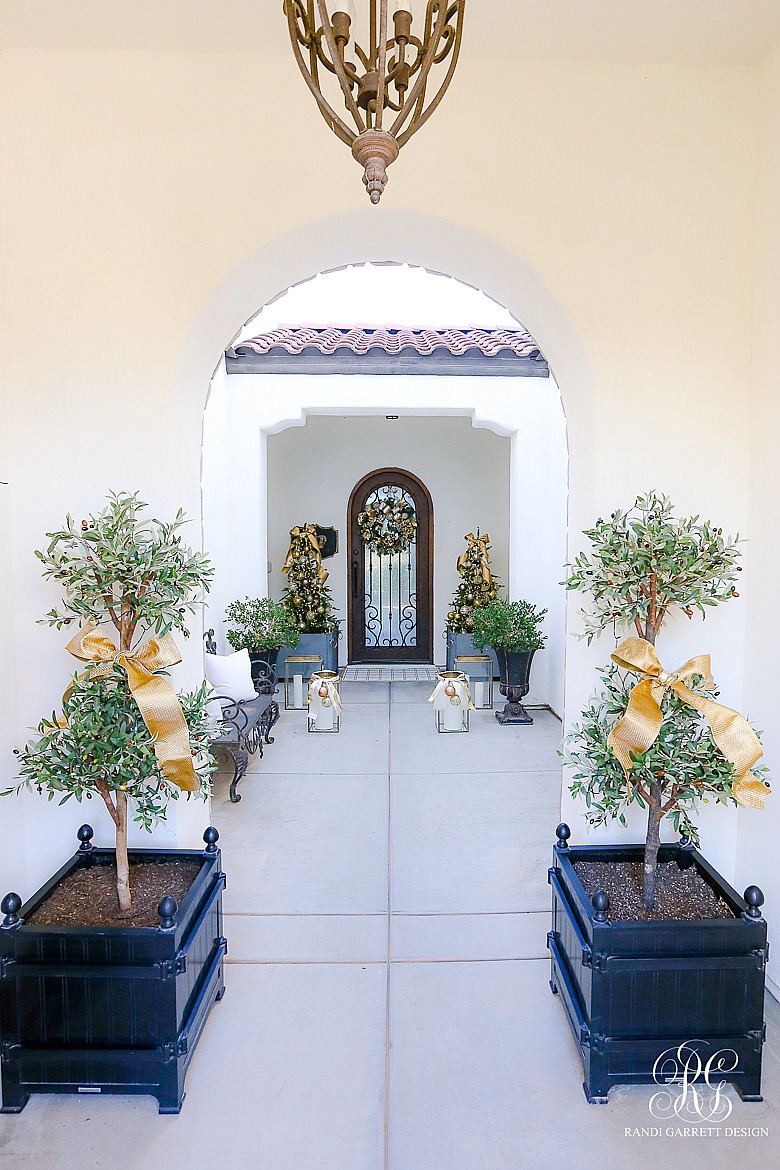 Oh Holy Night Christmas Home Tour - Christmas Porch + Entryway