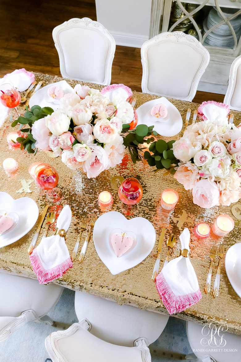 Valentine's Day Table Setting with Yummy Heart Cakes  Valentine table  decorations, Valentine day table decorations, Romantic dinner tables