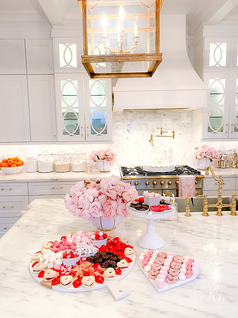 White kitchen - valentine's day decor