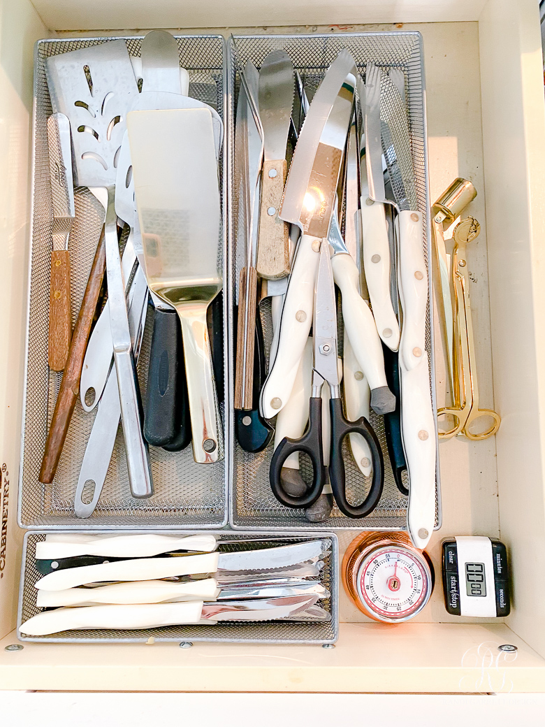 Kitchen Drawer Organizing Tips