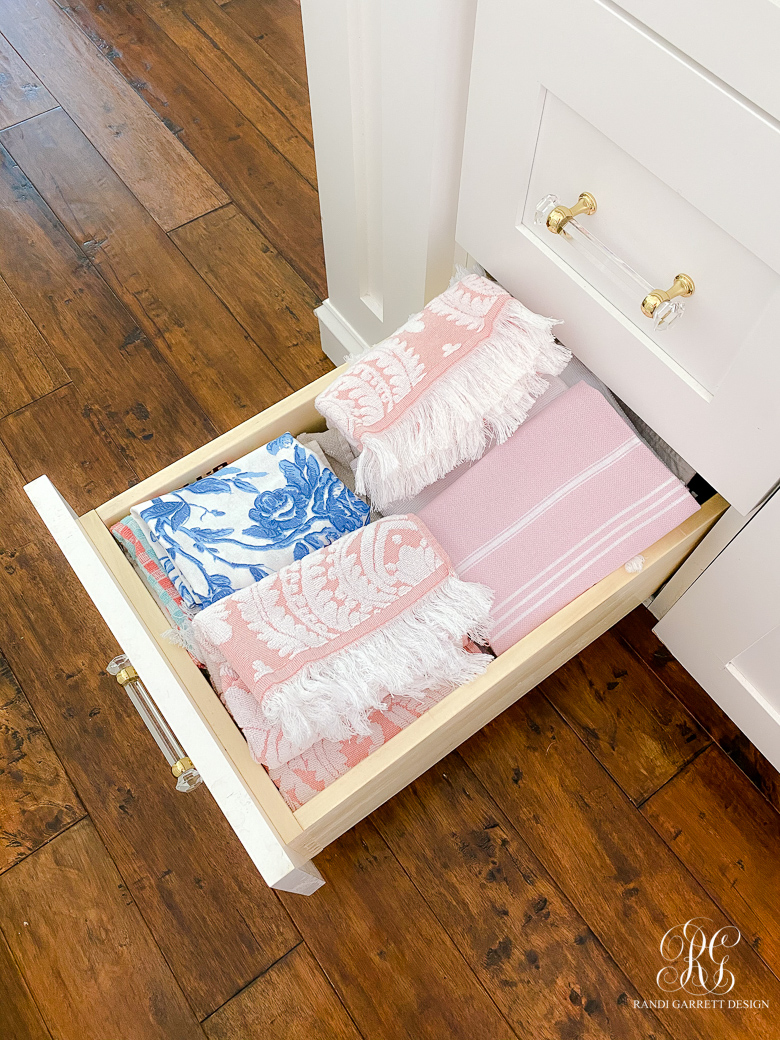 Organized Dish Towel Drawer - Organize and Decorate Everything