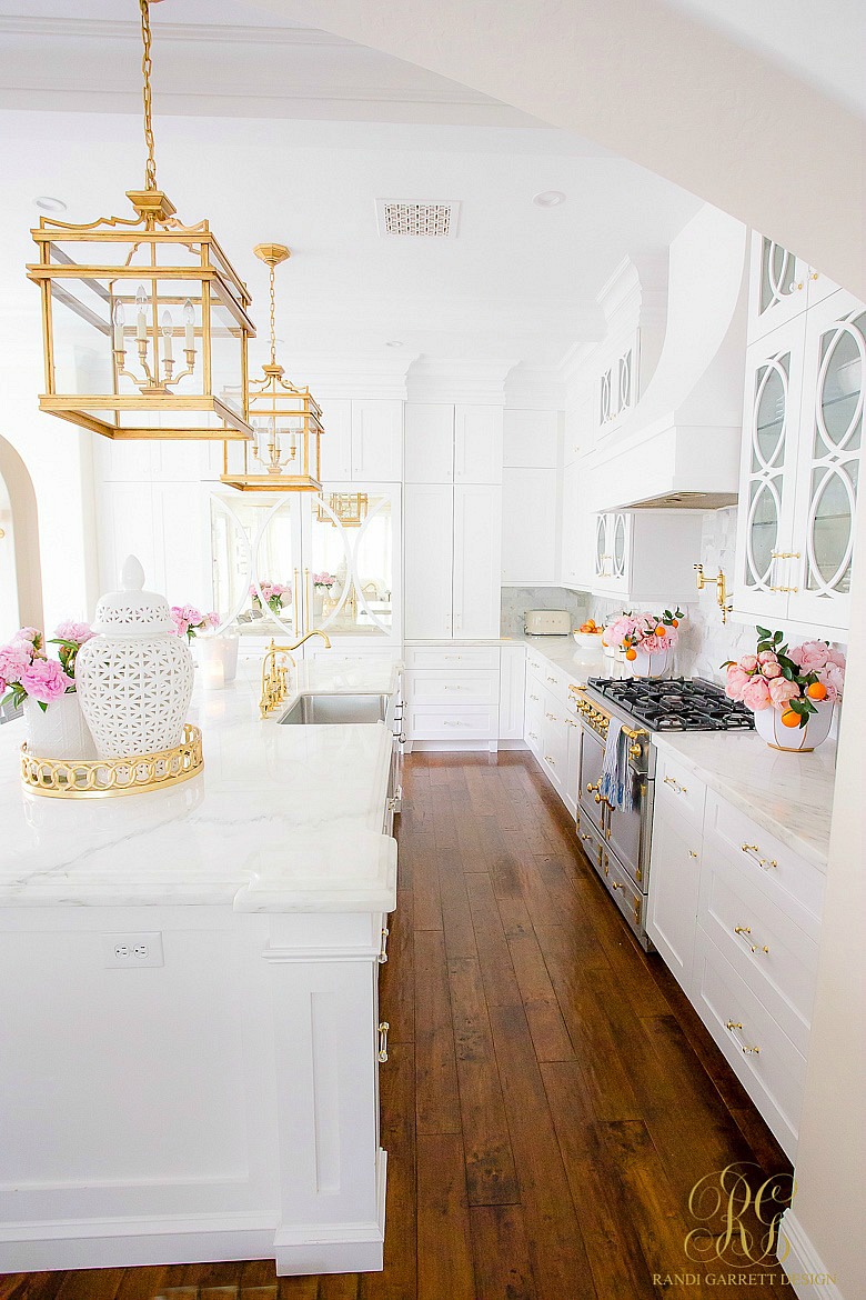 transitional white kitchen