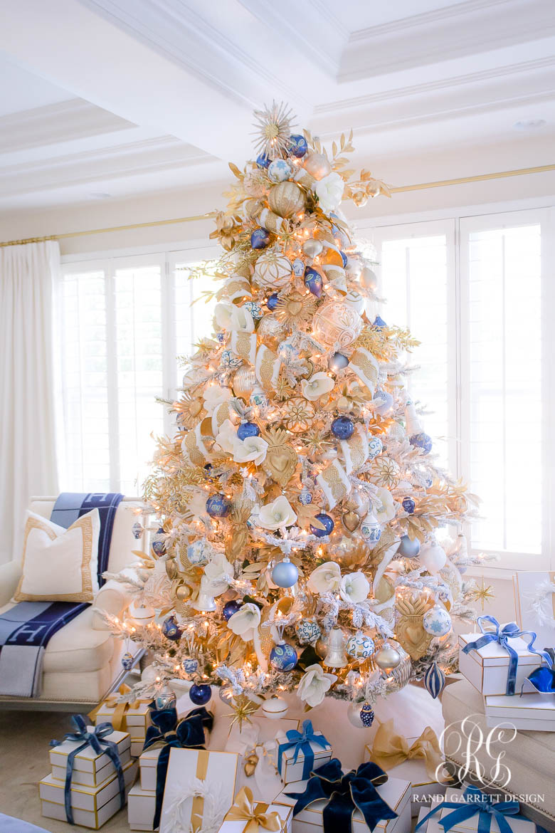 white christmas tree decorations blue