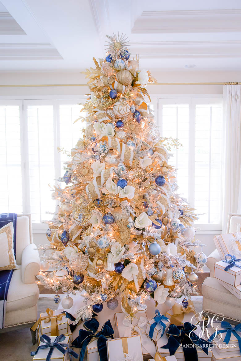 Elegant Silver and Blue Christmas Tree Decor