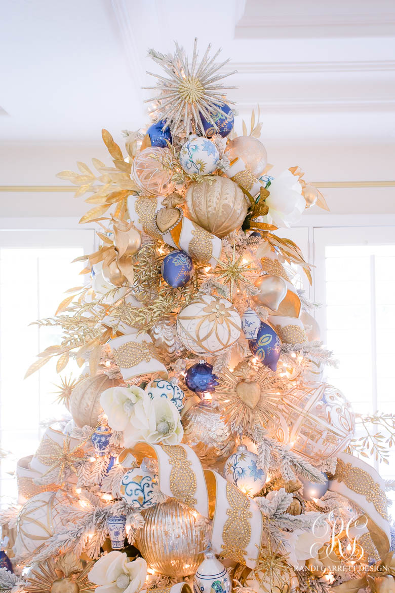 Elegant Feather Christmas Tree - White, Ice Blue, & Gold - Tree Decorating  How To 