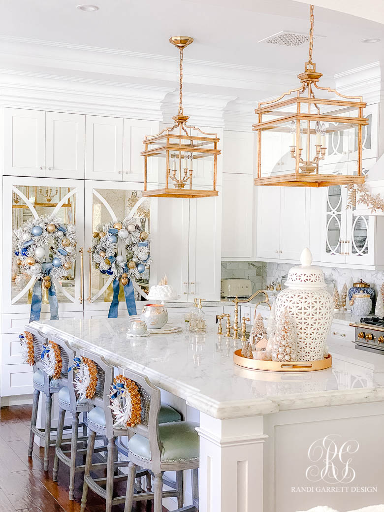 CHRISTMAS KITCHEN DECOR IN BLUE AND GOLD