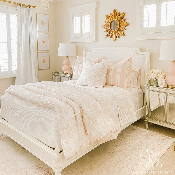 Frontgate - The secret to a catalog-worthy bed? Layers! @randigarrettdesign  pulled together all the perfect bedding for this ultra-cozy and polished  look. #bedding #bedroominspo #newsheets #bedroomrefresh #luxurybedding # bedgoals