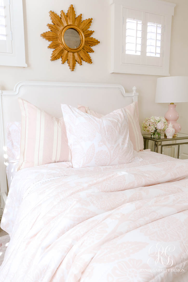 Frontgate - The secret to a catalog-worthy bed? Layers! @randigarrettdesign  pulled together all the perfect bedding for this ultra-cozy and polished  look. #bedding #bedroominspo #newsheets #bedroomrefresh #luxurybedding # bedgoals