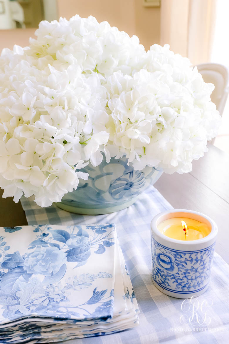 white hydrangea arrangement 