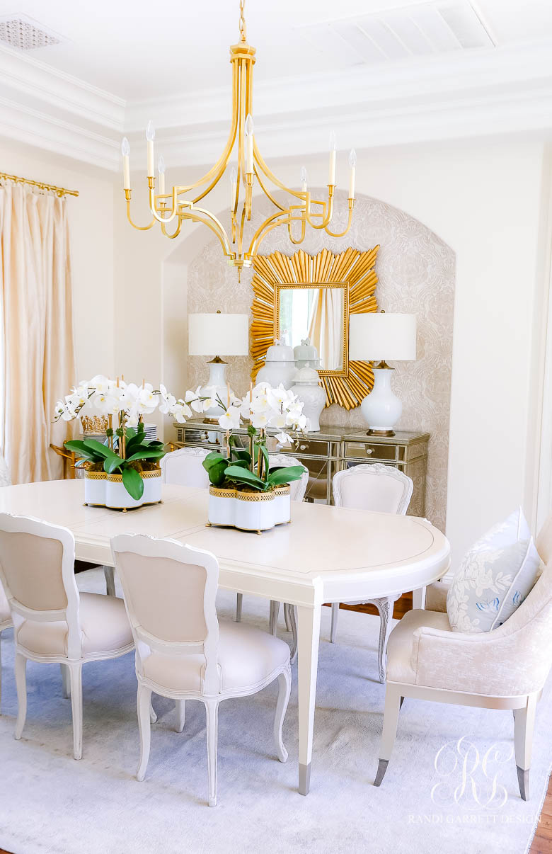 transitional summer dining room